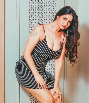 This Hot And Happening Beauty  From Gandi Baat Gets Her App