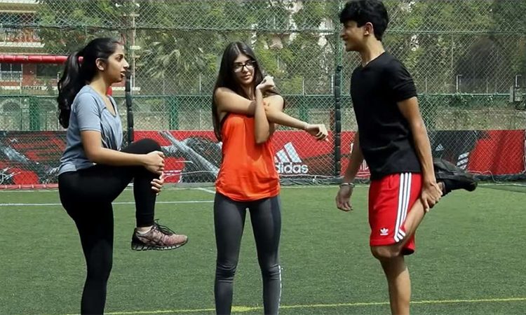 After-Mother-Karisma-Kapoor,-Now-Daughter-Samaira-Kapur-Makes-Her-Digital-Debut