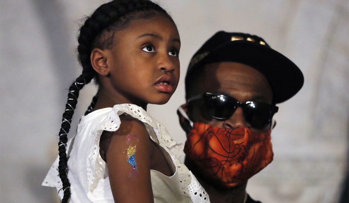 Barbra Streisand's Generosity Makes George Floyd's Daughter A Disney Shareholder! 