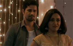 Aapkey Kamrey Mein Koi Rehta Hai- MX Player Review