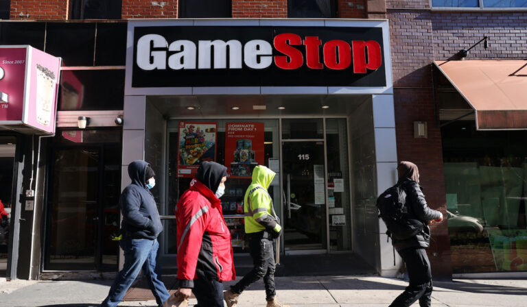 4 Movies, 1 Series: Everyone Jumps Onto The GameStop Bandwagon!