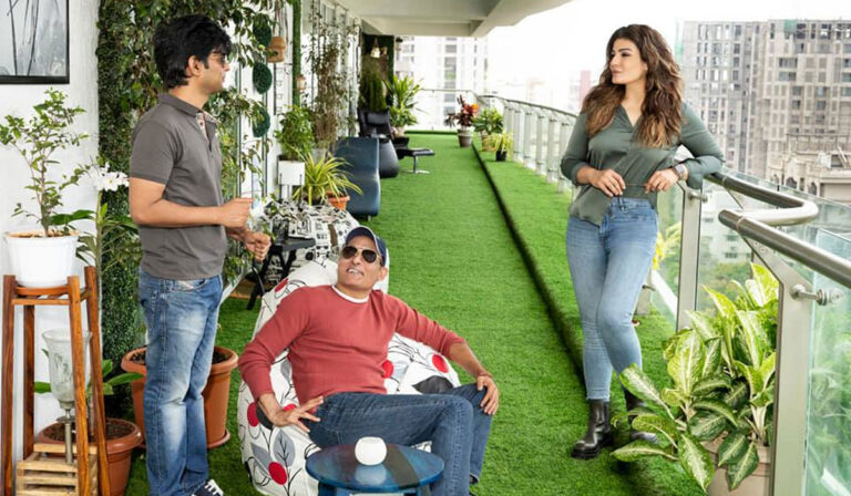 LATEST! Akshaye Khanna-Raveena Tandon Face Off In Vijay Gutte’s Legacy!