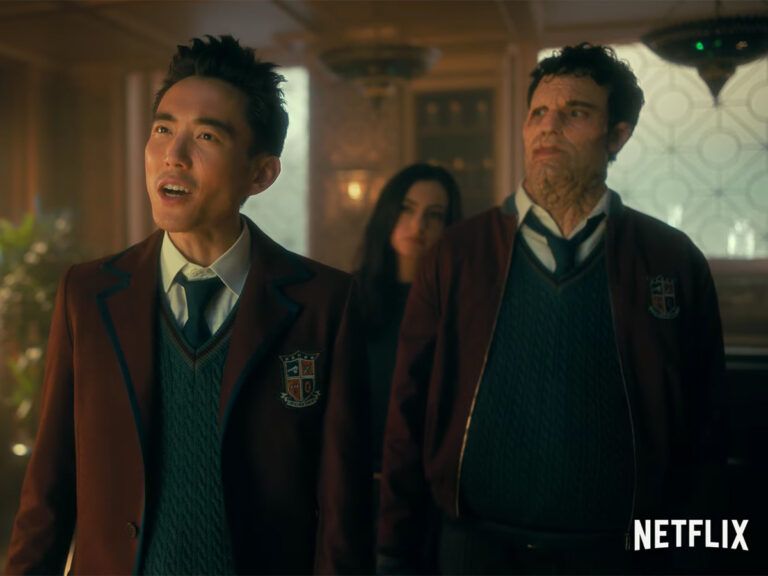 The Umbrella Academy Season 3: Sparrows Chucking The Umbrella Bros