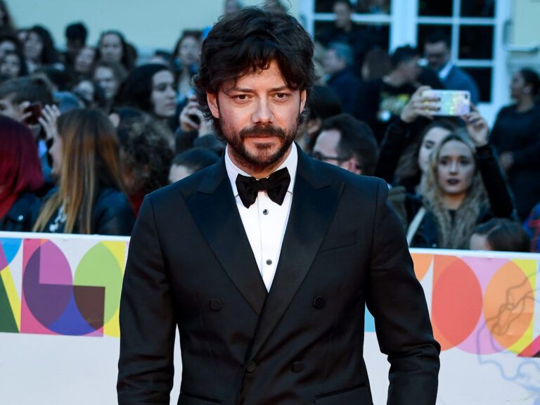 ‘Professor’ Àlvaro Morte In ‘Talkies’, Again By Money Heist Director