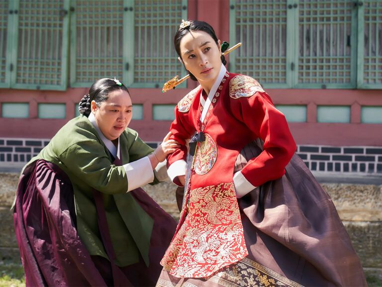 Why Should You Watch K-Drama of the Season – Under the Queen’s Umbrella?