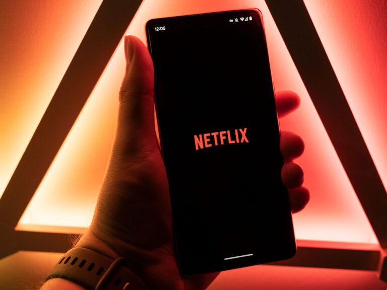 Netflix Braces For Mediocre Q4 Results. Ad-Supported Plan A Failure?