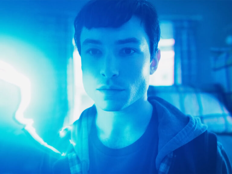 The Flash; WB Stuffs Beauty, Spoilers and Everything In One Clip