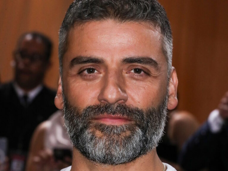 Oscar Isaac Is In Talks To Star Amazon Series Helltown