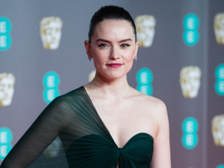 Reasons Why Daisy Ridley Deserves Another Shot At Star Wars