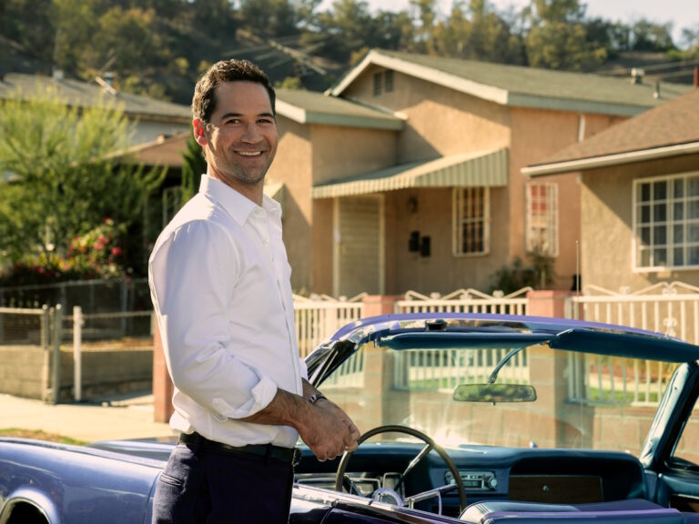 Netflix’s Hit Show ‘The Lincoln Lawyer’ S2 Gets Release Date!