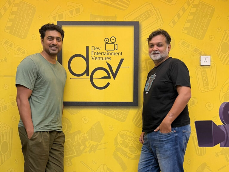 Amidst Byomkesh Clash, Dev Announces Unexpected Movie With Srijit!