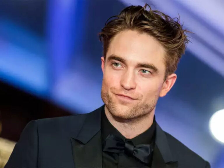 Robert Pattinson May Bag An Oscar For ‘Mickey 17’