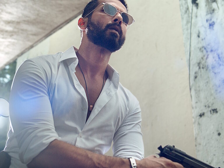 DEVA: Shahid Kapoor & Pooja Hegde Book Dussehra 2024