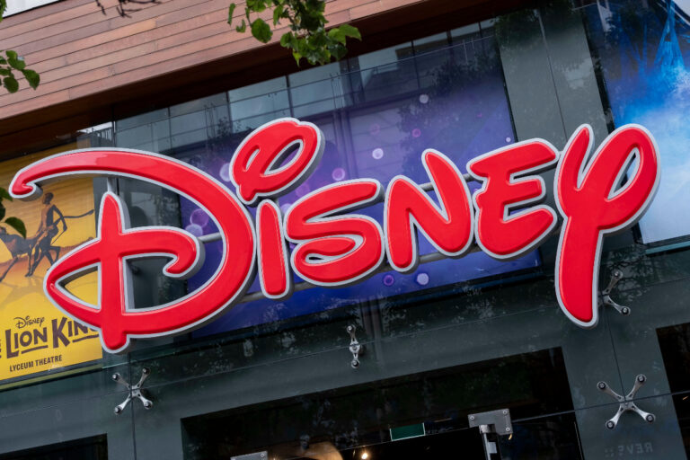 Disney Trolled For Using AI Extras For Shows, Netizens Angry!