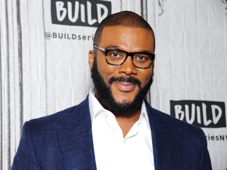 Filmmaker Tyler Perry Signs Multi-Year Film Deal With Netflix!