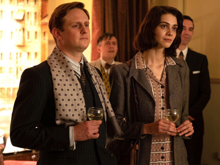 This Must Watch Netflix Series Has Espionage & Cold War Intrigue