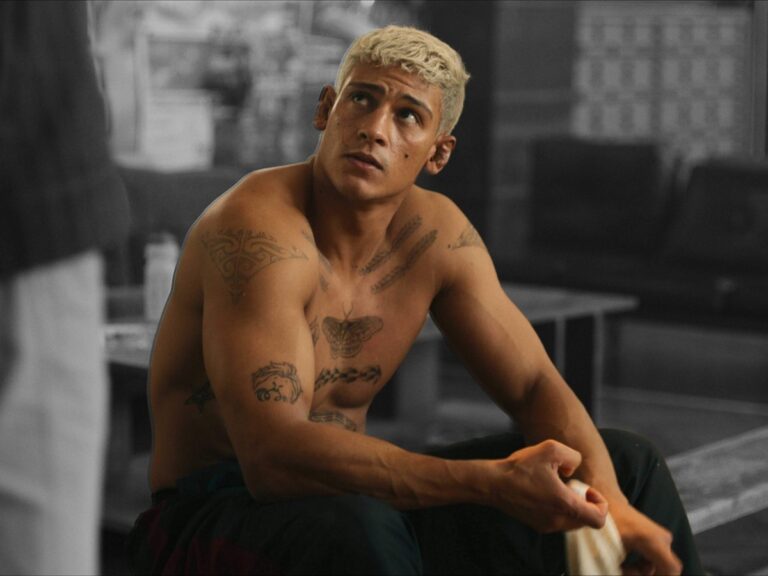 Sixty Minutes on Netflix: Fresh Yet Fumbling