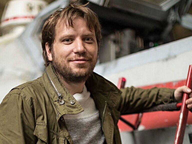 Gareth Edwards Will Be Directing The New Jurassic World Film