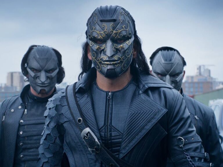 Prithviraj’s Menacing Look In Bade Miyan Chote Miyan Poster