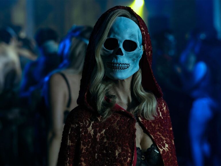 Uncover The Dark Secrets Of The Usher House This Weekend On Netflix