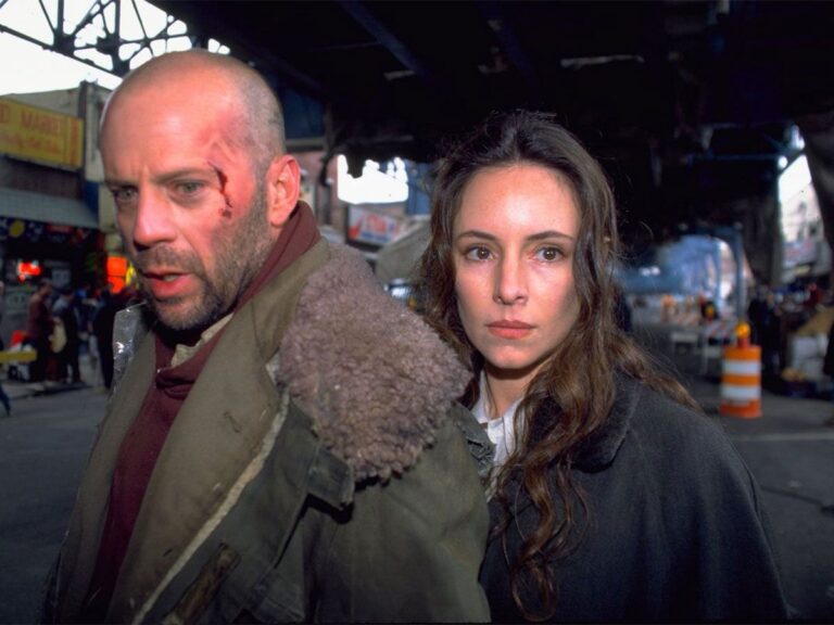 This Prime Video Drama Is A Mind-Bending Sci-Fi Classic