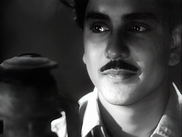 Nagarik: A Ritwik Ghatak Masterpiece That You Should Not Miss!