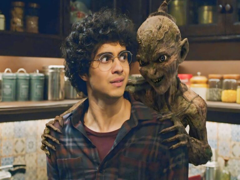 An Unnoticeable Small Film Towers Over B’Wood Superstars!