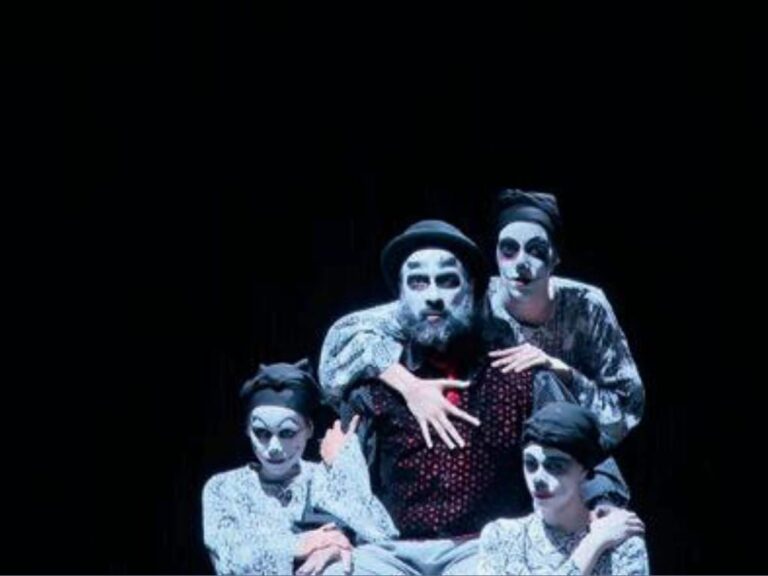 Clowning With Shakespeare: Why It Should Come Out On A Bigger Platform?