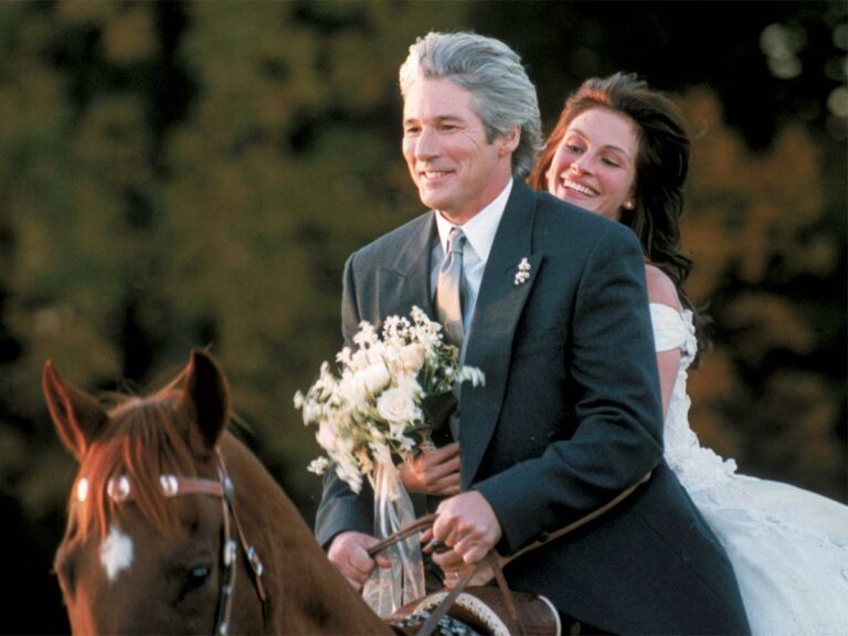 Watch Julia Roberts Lighthearted Rom-Com On This Sunday