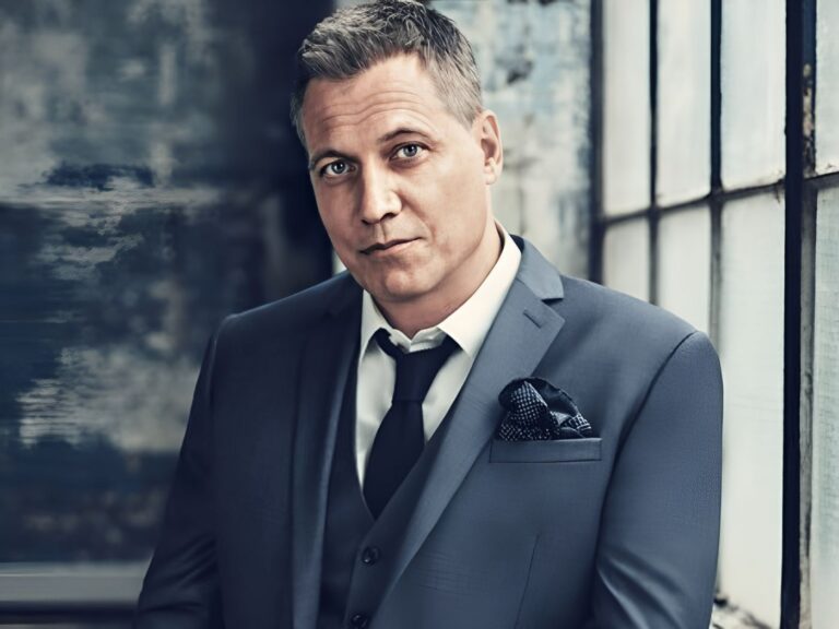 The Waterfront: Holt McCallany To Star In New Netflix Drama Series!