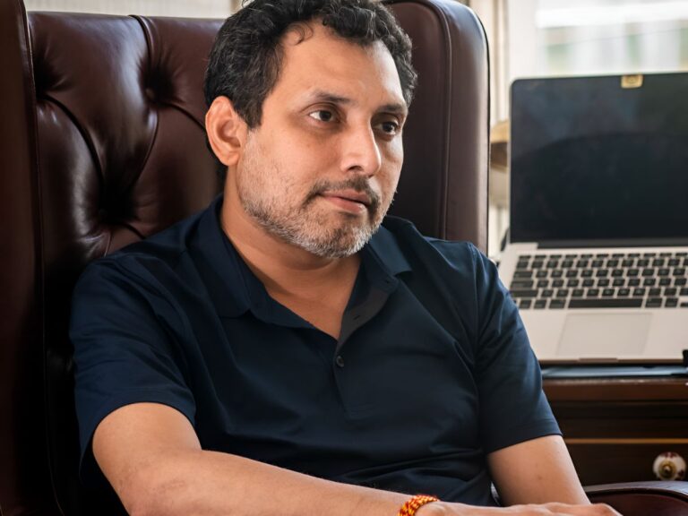 Looks Like Neeraj Pandey & Jeet Might Come Together For A Movie Soon!