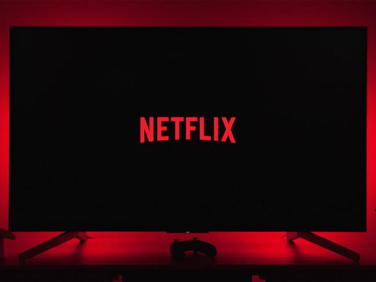 Netflix Winning Q2, But Hiding Key Numbers?